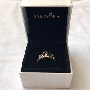 Princess Pandora Ring size 7 (box included!)